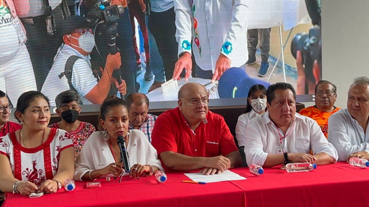 Autoridades del PRI en Oaxaca. (Óscar Rodríguez)