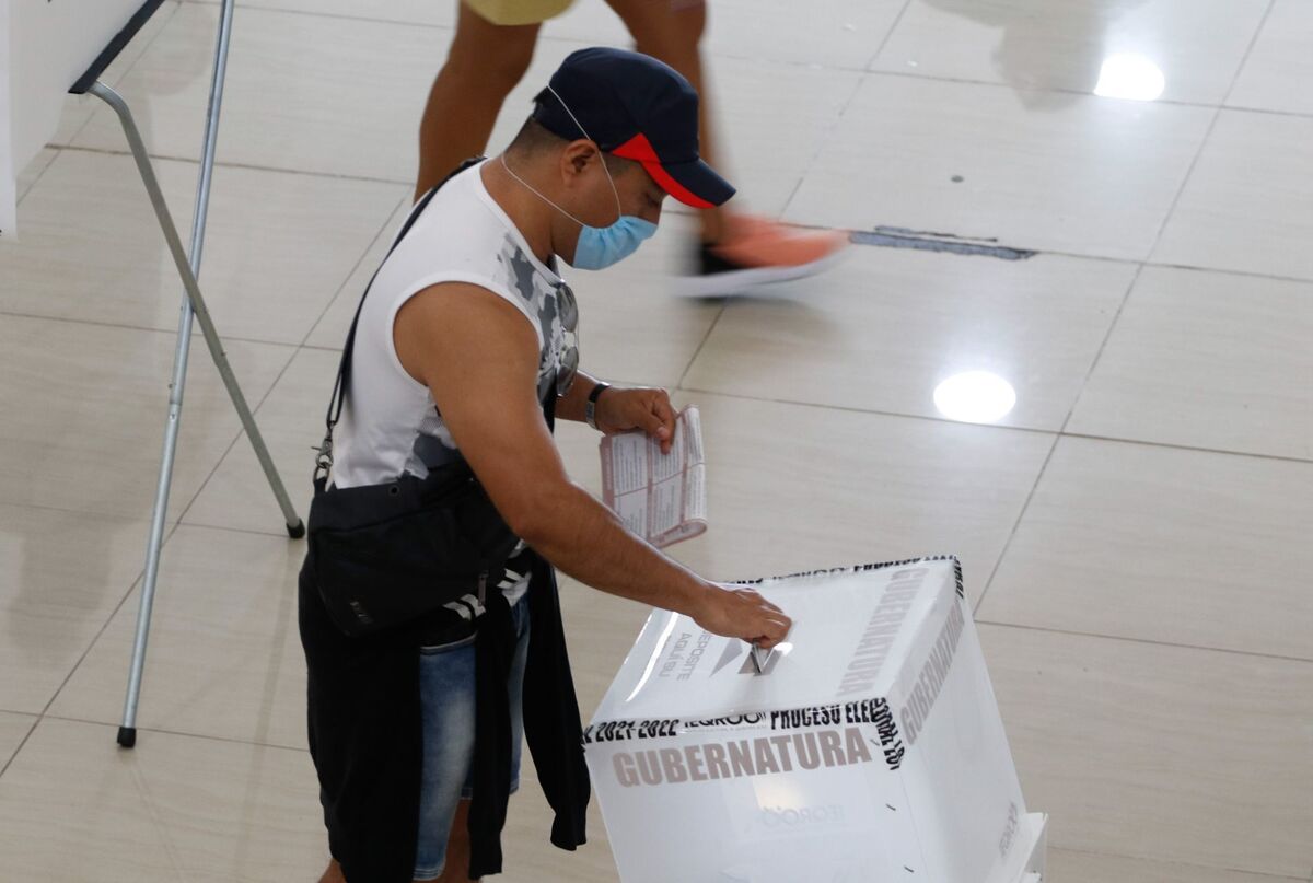 Los ciudadanos fueron a las casillas a votar en Quintana Roo. | Foto: Cuartoscuro