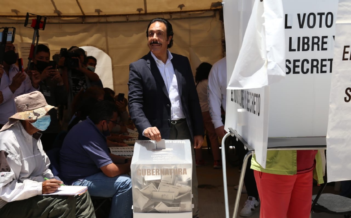 Omar Fayad vota en Hidalgo | Jorge Sánchez