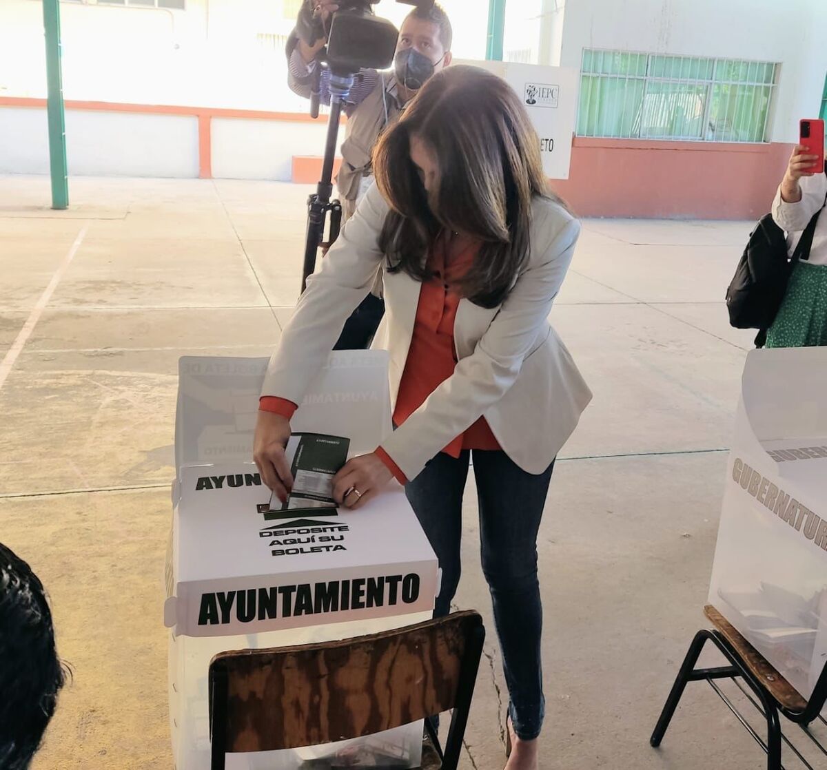 https://cdn.milenio.com/uploads/media/2022/06/05/paty-elizondo-llama-duranguenses-votar.jpeg