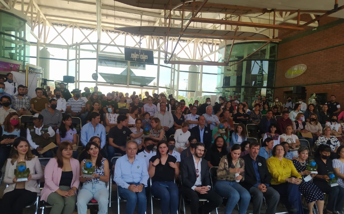 Reconocen a empresas y ciudadanos de León con Bandera Ecológica / Foto: Axel Rivas