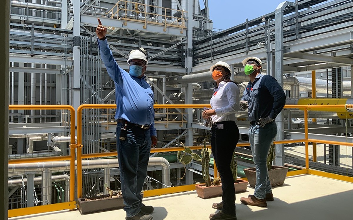 Saavi Energía seleccionó a Paola Olivares Loeza de Ingeniería en Mecatrónica de UG / Foto: Especial