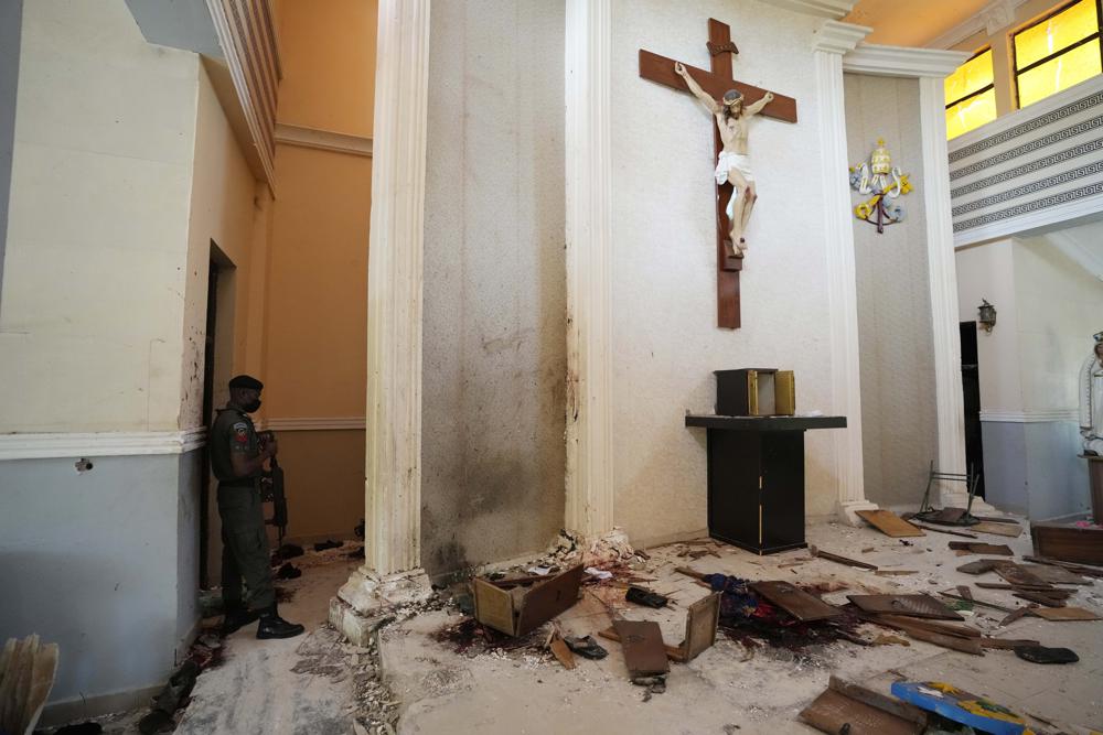 Ataque en iglesia de Nigeria deja 22 muertos; entre ellos varios bebés | AP