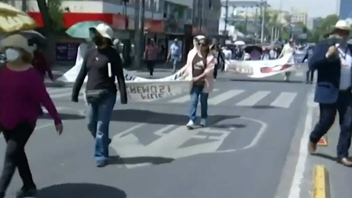 CNTE se manifiesta en insurgentes
