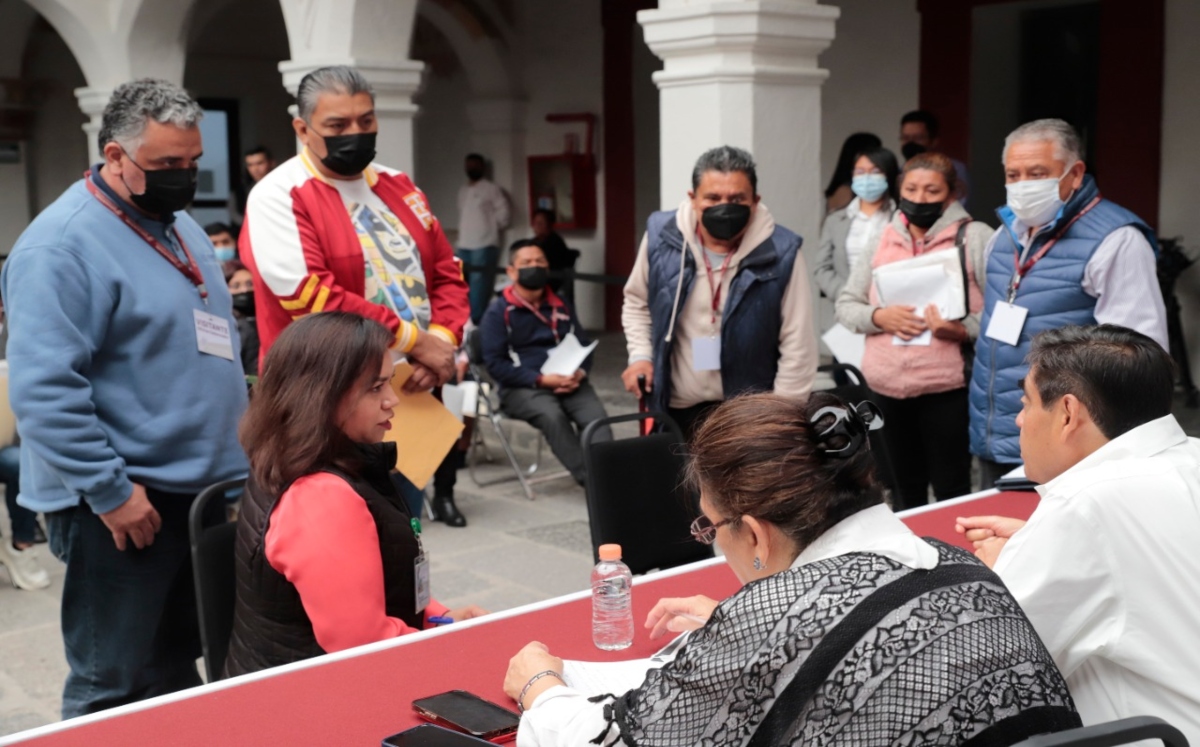 Familiares de David y Jocelin con Barbosa en el 'Martes Ciudadano' | Especial
