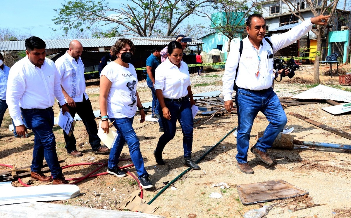 La funcionaria constató los daños en cancelería, puertas, entre otros. | Especial