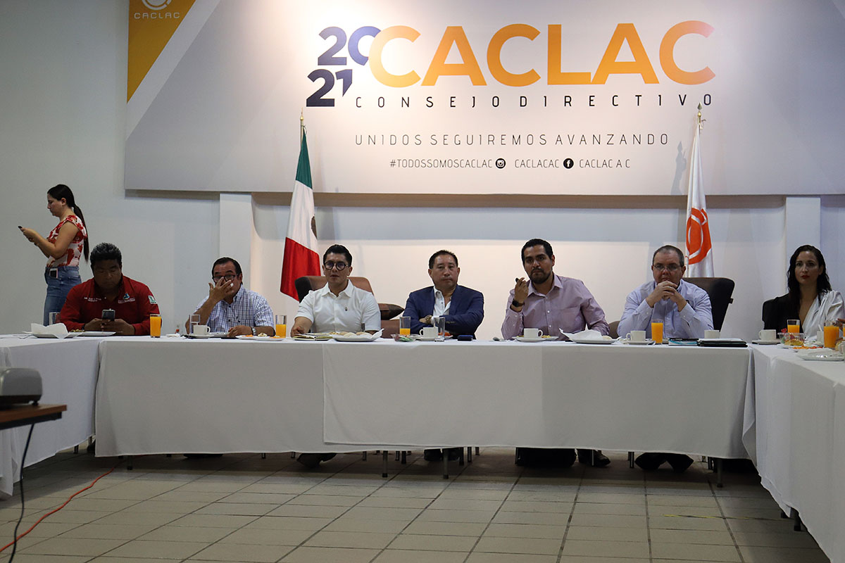 Este día se llevó a cabo la reunión con el Consejo Lagunero de la Iniciativa Privada. (Rolando Riestra)