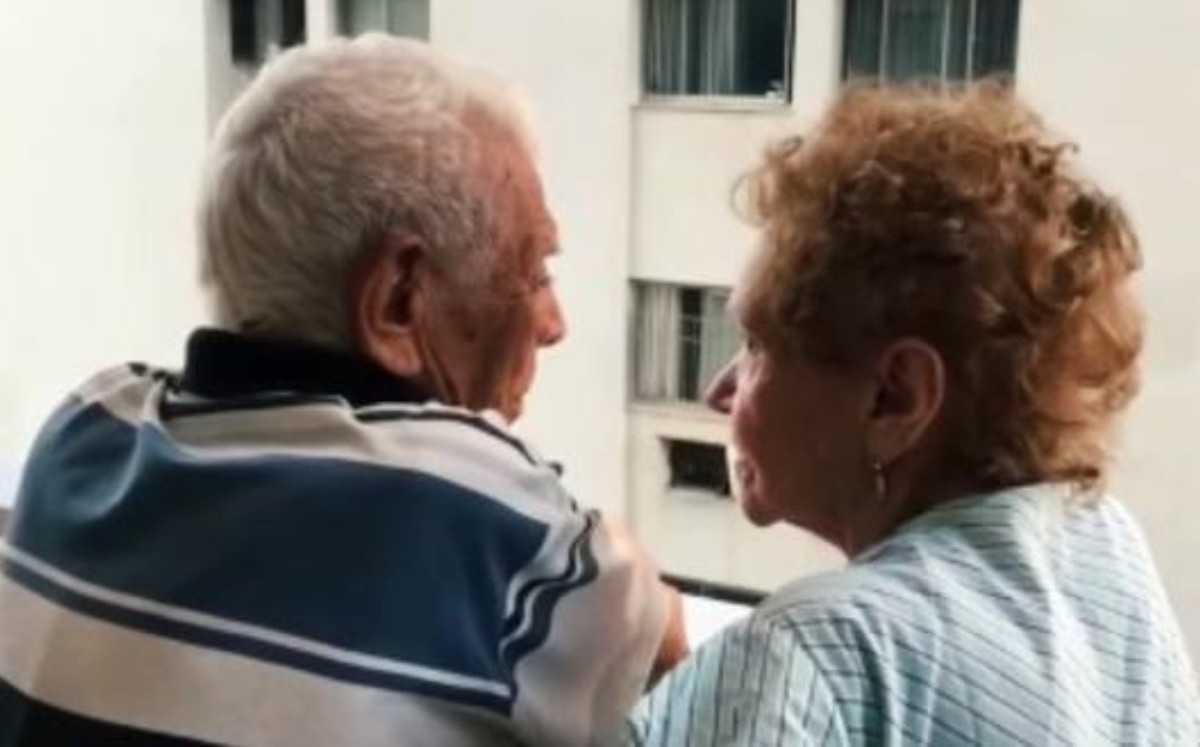 Pareja de abuelitos con Alzhéimer demuestran su amor en instante de lucidez | ESPECIAL