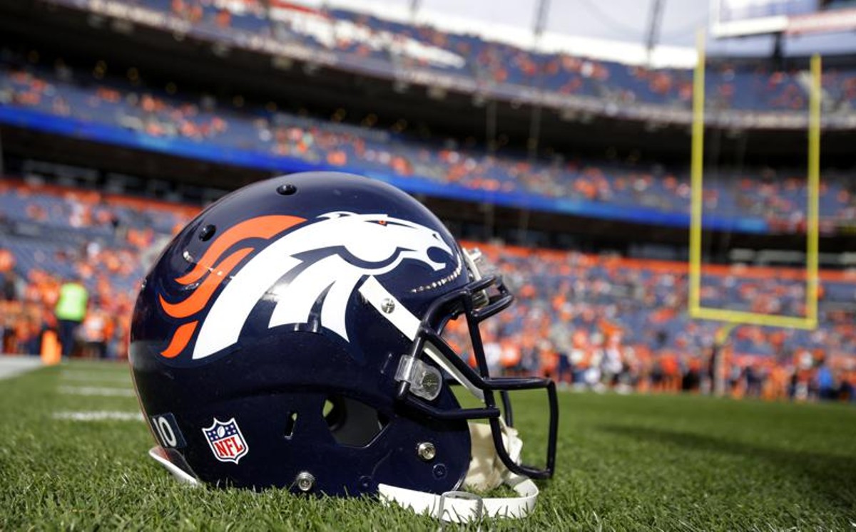 Dueños de Walmart compran a Denver Broncos en cifra récord (AP)