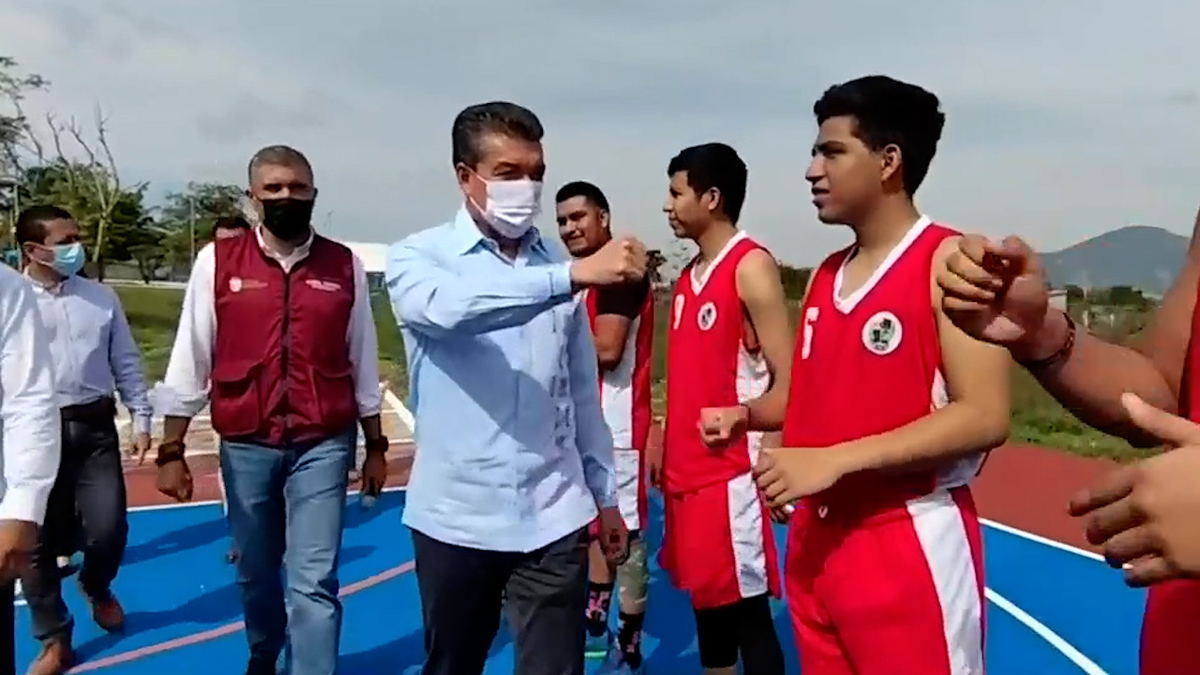 Gobernador de Chiapas inaugura unidad deportiva en Chiapas