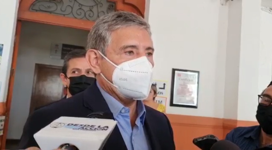 José Luis Urióstegui dando declaraciones sobre el puente colapsado | especial