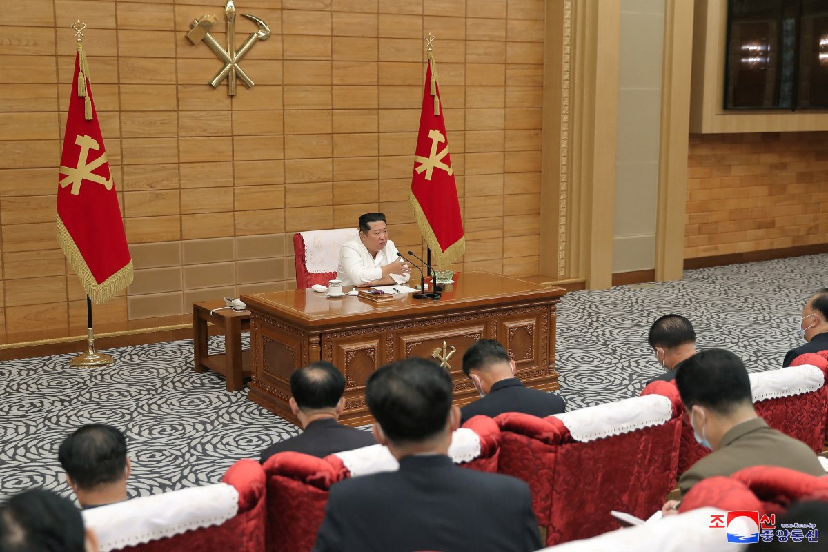 Kim Jong-un, líder de Corea del Norte, en reunión con el Partido de los Trabajadores. (Reuters)