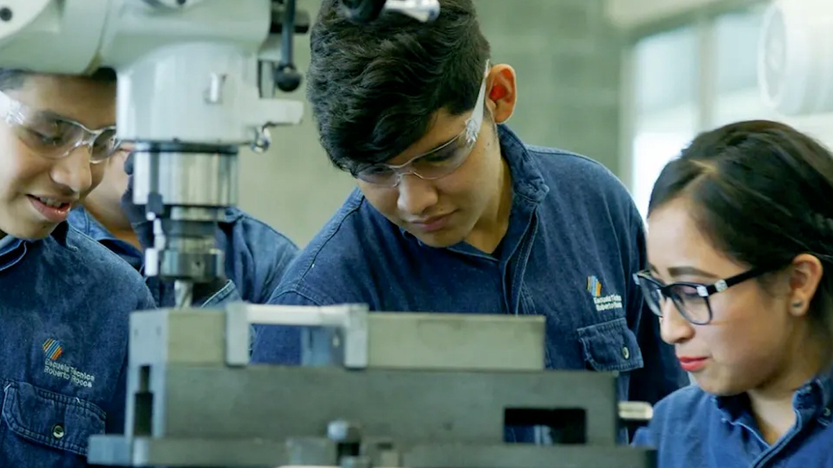 Ternium invierte 64.5 mdp en becas para 747 estudiantes