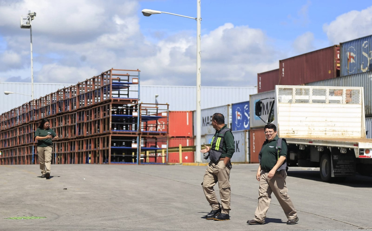 Trabajadores de la industria automotriz | Andrés Lobato