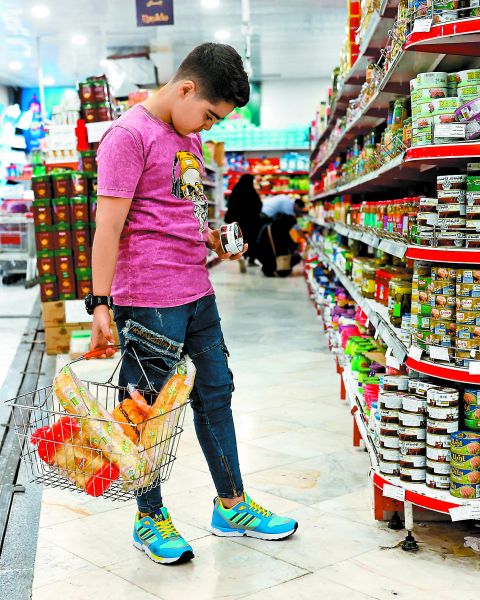 Los altos costos de los alimentos han comenzado a afectar la confianza del consumidor. Reuters
