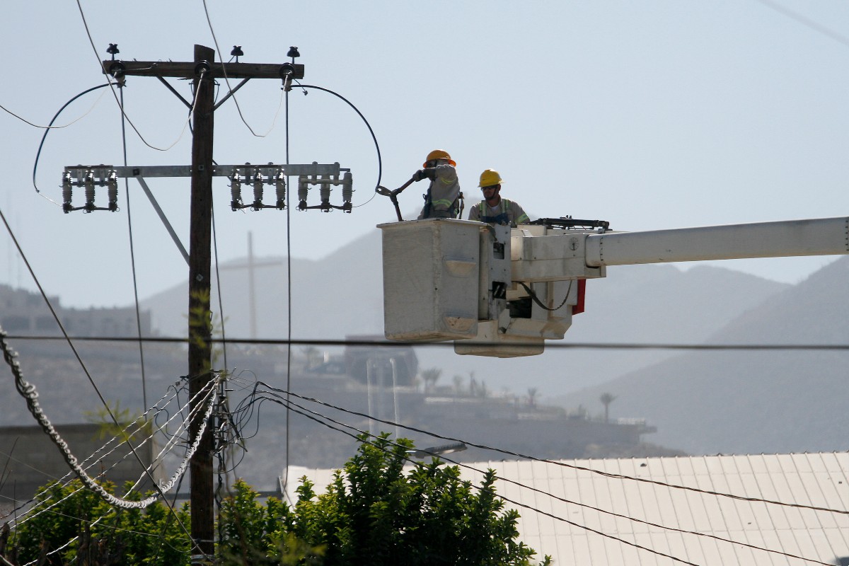 CFE cortará el suministro de energía en 14 colonias de Lerdo por mantenimiento | Rolando Riestra