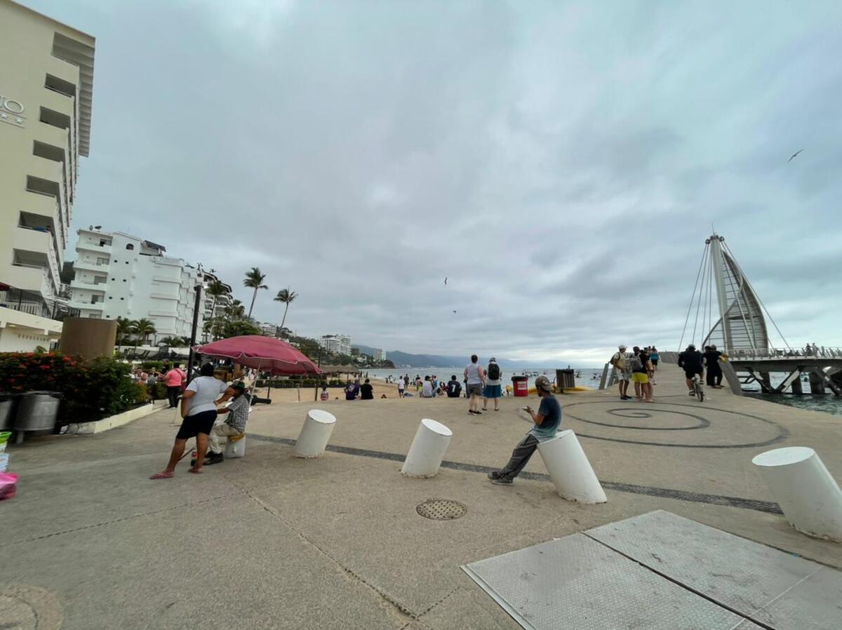 Reportan alza de contagios de covid-19 en Puerto Vallarta. (Karla Rodríguez)