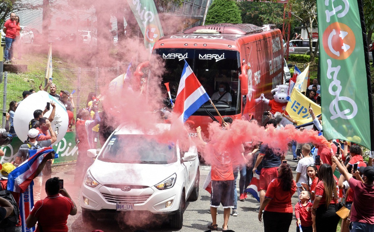 autobús selección costarricense/ Foto AFP