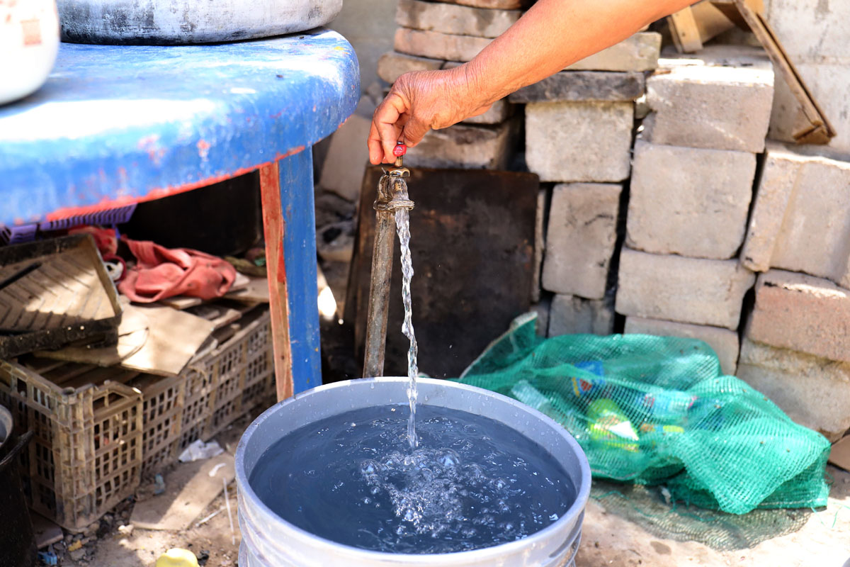 Autoridades y habitantes de Nuevo León enfrentan graves problemas por la sequía prolongada y la falta de agua. | Rolando Riestra