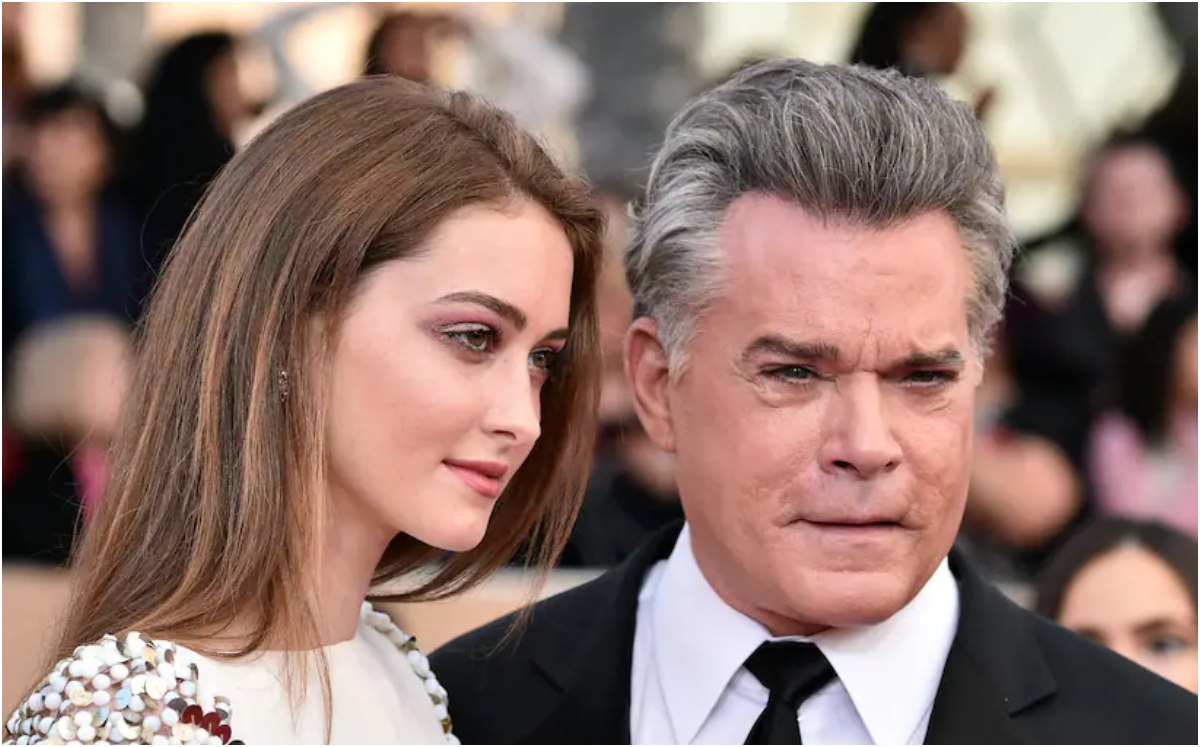 Hija de Ray Liotta rinde homenaje