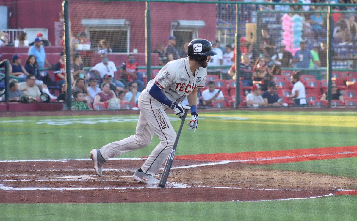 Kevin Medrano, pelotero de los Tecolotes de Dos Laredos.