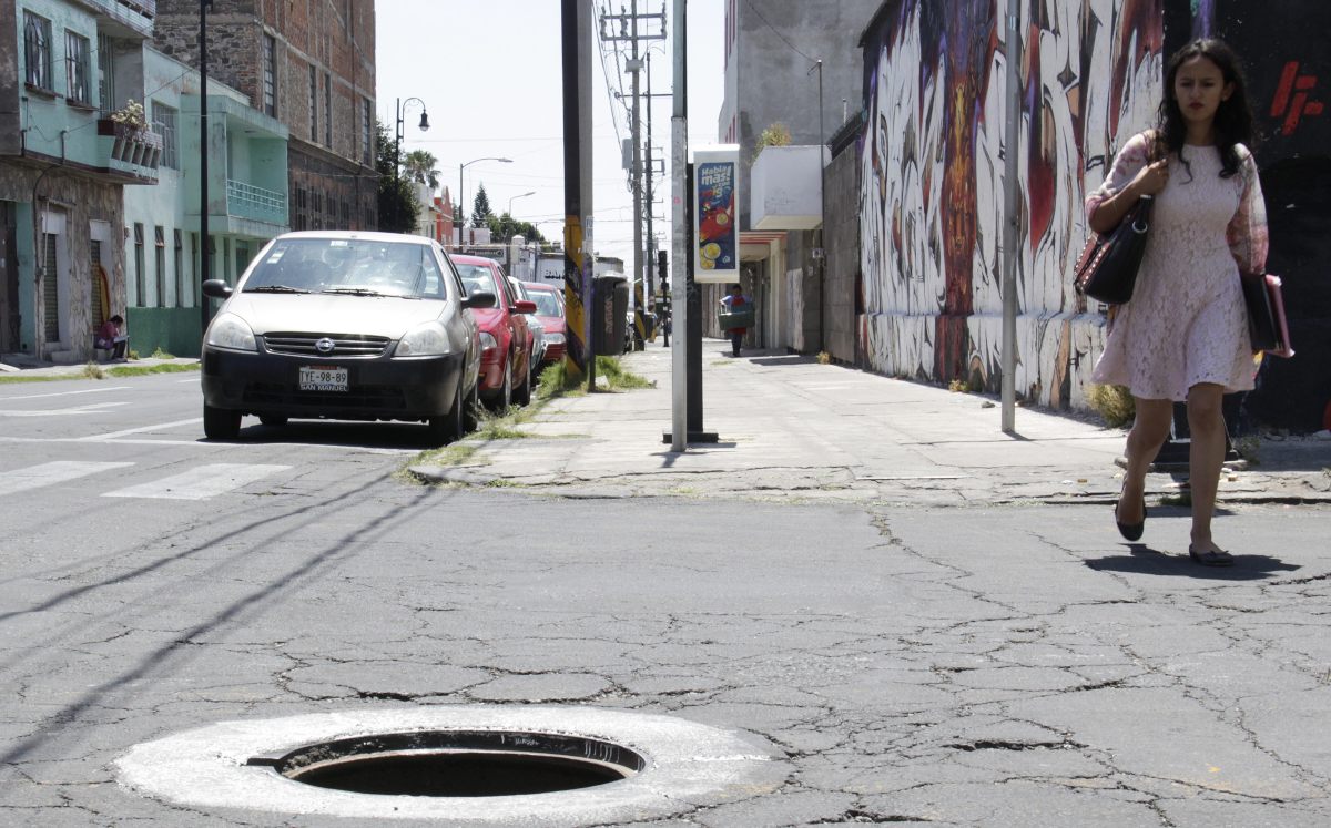 Registros de agua que se encuentran sin tapa en Puebla | Agencia Enfoque