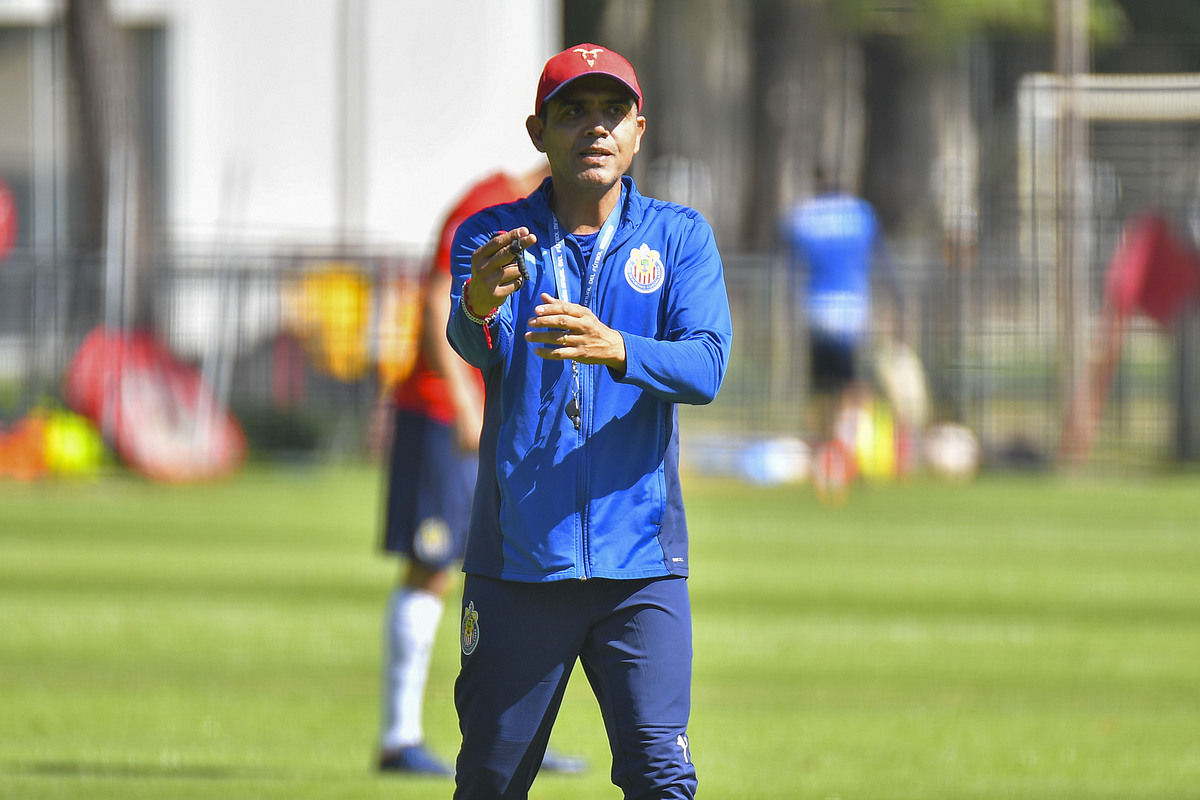 https://cdn.milenio.com/uploads/media/2022/06/10/ricardo-cadena-en-entrenamiento-de.jpg