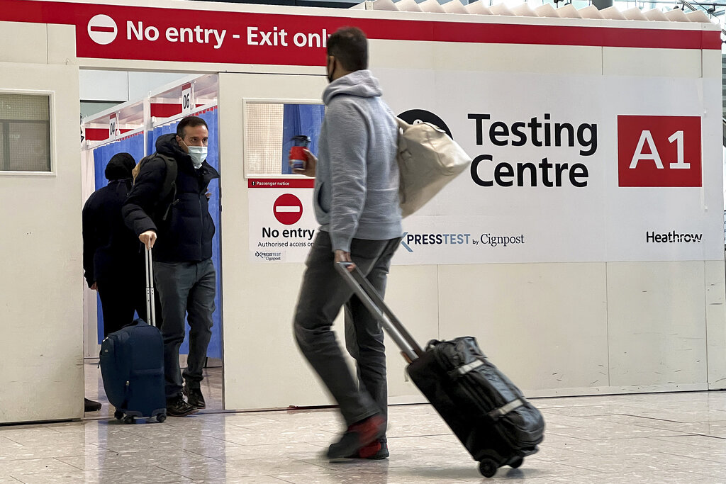 Estados Unidos eliminará requisito de prueba de covid-19 para viajes. | AP