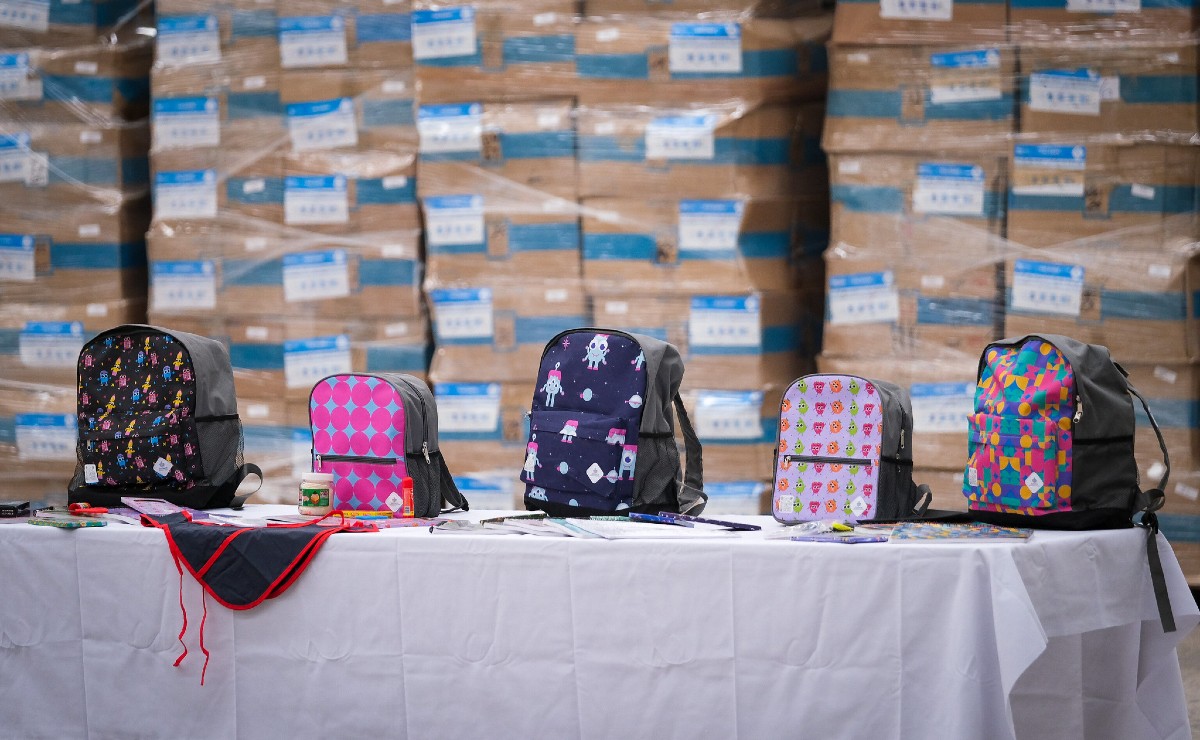 Paquetes de uniformes, útiles y mochilas Recrea en Jalisco (Cortesía)