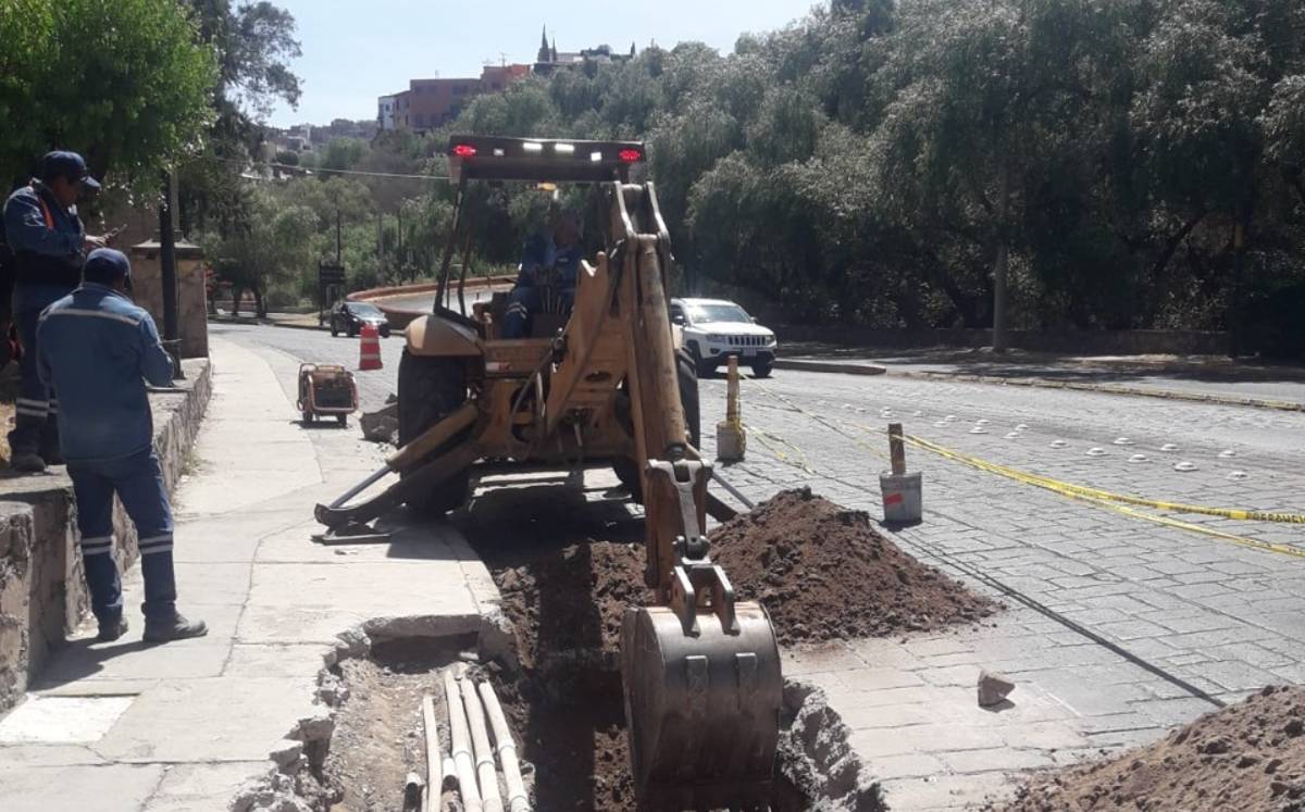 Realizan colector pluvial en Noria Alta, Guanajuato.-