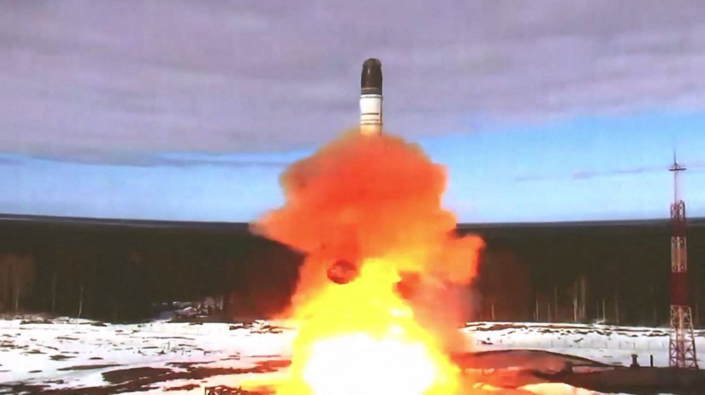 EU y Rusia controlan la mayoría de las armas nucleares, pero China podría sumar varias más a su arsenal. (AFP)