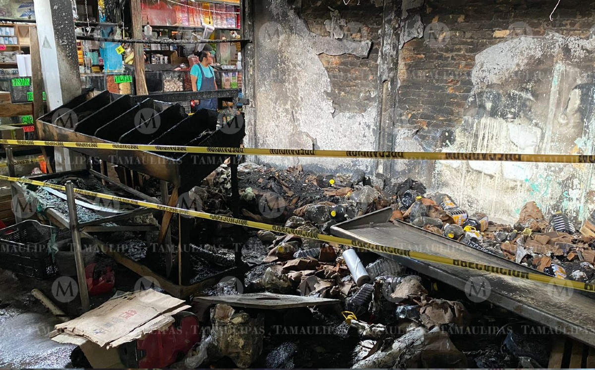 Incendio consume local en mercado de Tampico