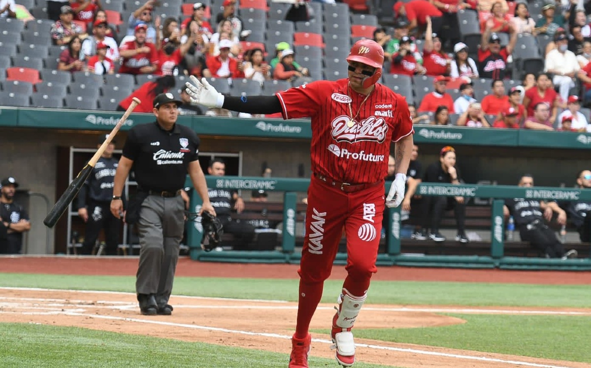 Japhet Amador conectó su jonrón 200 con los Diablos Rojos del México (Enrique Gutiérrez)