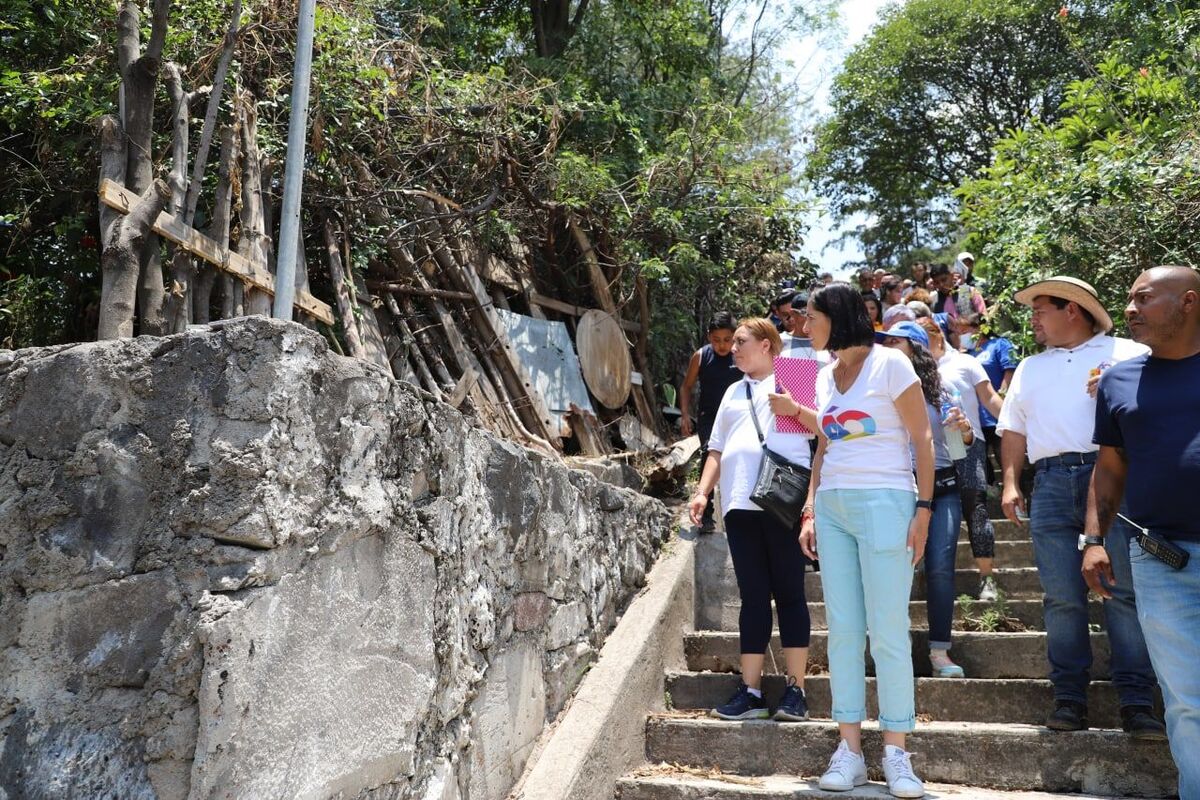 Lía Limón García recorrió la Sección Hornos de la Colonia Águilas