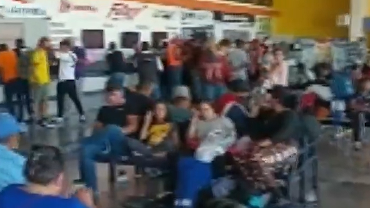 Migrantes Venezolanos llegan a estación de autobuses