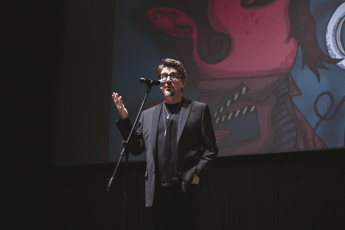 El director Scott Derrickson presentó su película The Black Phone. FICG Twitter