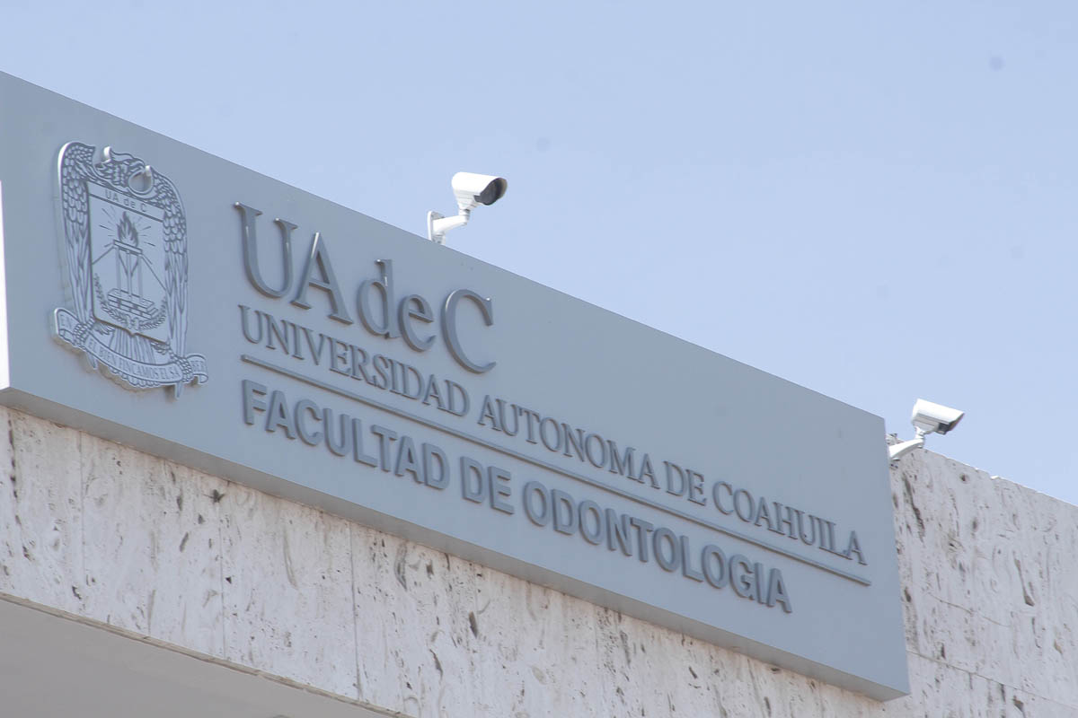 A la Facultad acuden personas que no tienen el recurso para pagar un servicio odontológico privado. | Archivo