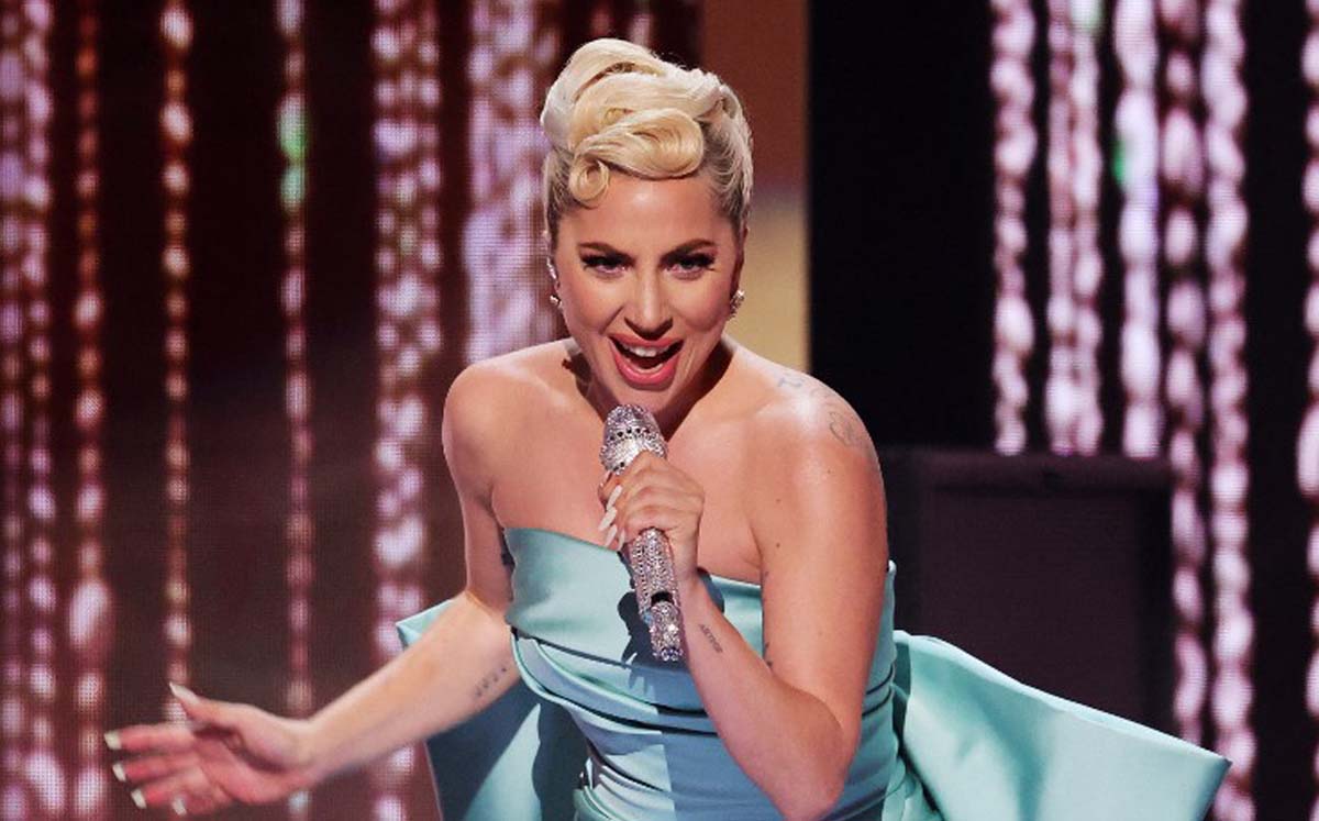Lady gaga da emotiva presentación dedicada a Tony bennet