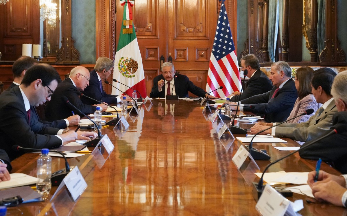 López Obrador indicó que Kerry es una persona respetuosa, conciliadora y propositiva.  | Twitter