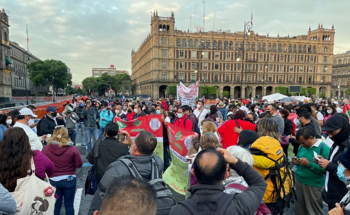 Los manifestantes piden la basificación de maestros del Conalep. | Ramón Ramírez