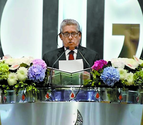 El obispo Rogelio Rojas dio lectura a la misiva. Especial