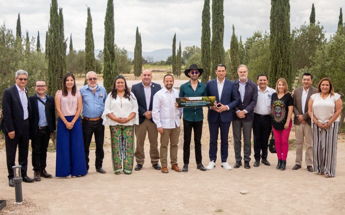Presentan la carrera de Técnico Superior Universitario en Agricultura Sustentable, área Vitivinicultura