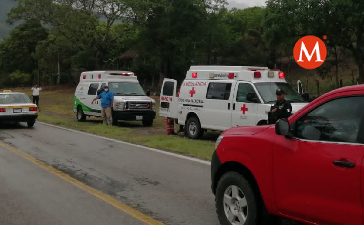 https://cdn.milenio.com/uploads/media/2022/06/14/volcadura-deja-policias-procesales-lesionados-1.jpg