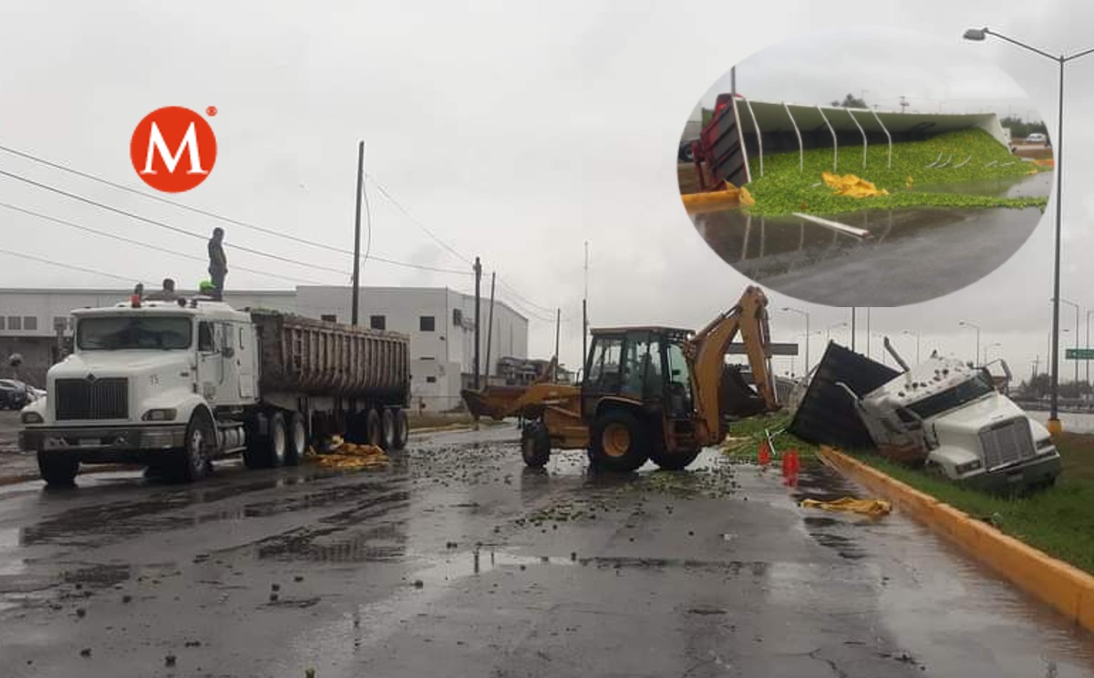 Vuelca tráiler con 45 toneladas de limón en boulevard de Altamira
