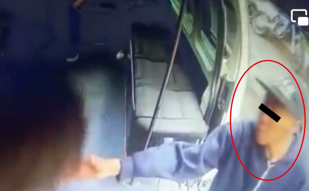 El hombre se llevó al menos cuatro celulares.