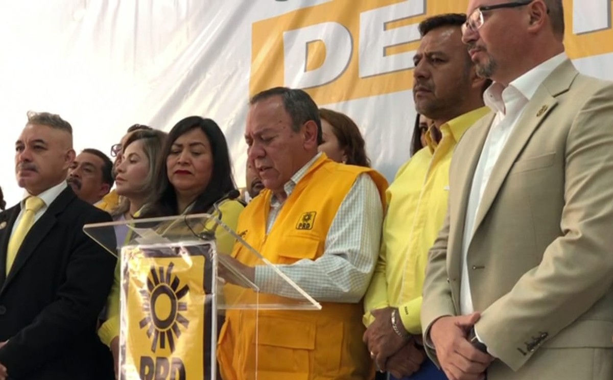 Hubo una reunión en el comité directivo estatal del sol azteca en Toluca. (Mario C. Rodríguez)