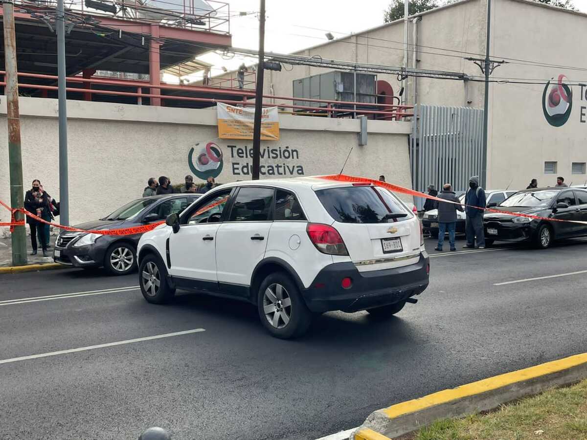 Trabajadores de Televisión Educativa cierran vialidades exigiendo pago inmediato de adeudos