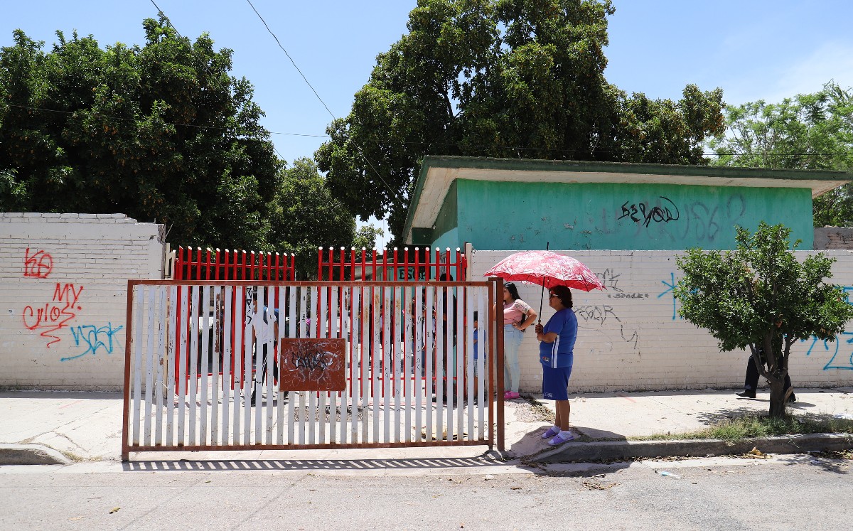 En Gómez Palacio, refuerzan vigilancia en escuelas por vacaciones. (Rolando Riestra)