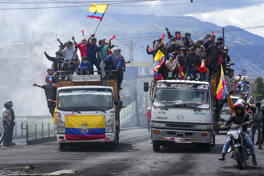El líder de esa Confederación, Leonidas Iza, dijo a la prensa que analizan llevar la lucha desde las provincias hacia la capital. (AP)