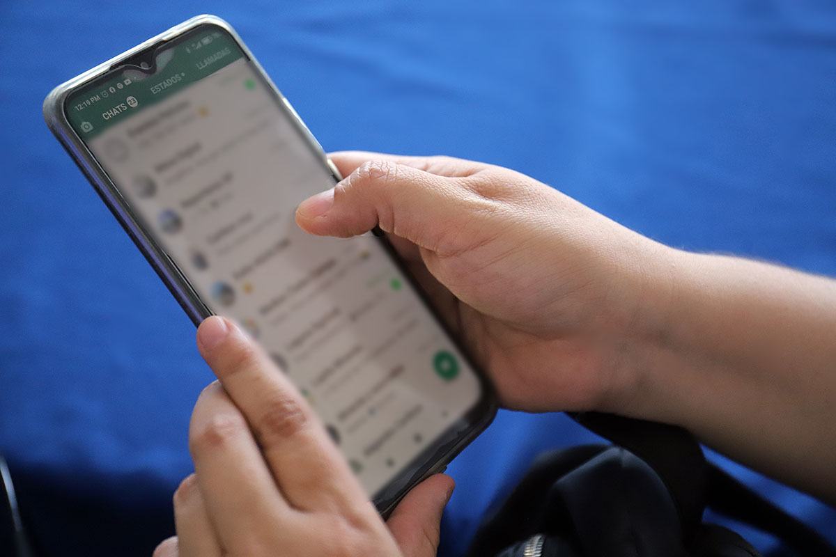 Uno de los mecanismos que utilizan los extorsionadores es la clonación de contactos para amenazar a la víctima. (Rolando Riestra)